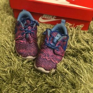Nike Rosherun ✔️ Pink & Blue SOLD